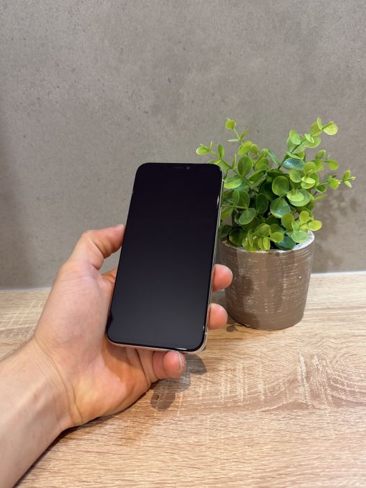 Iphone 11 pro 85% bateria