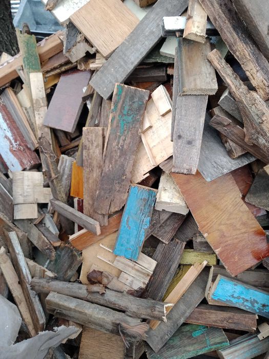 Сухие дрова порезанные по 30см.