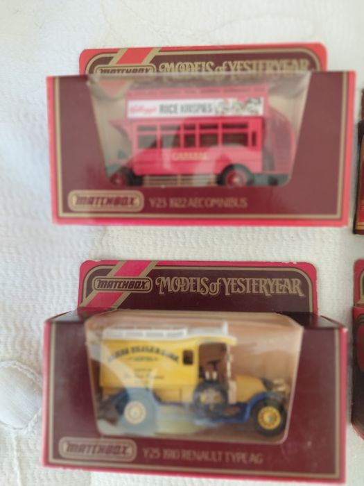 conjunto de 4 carros Matchbox de Ontem.