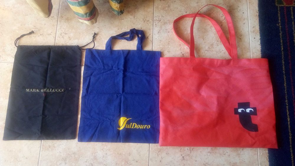 Vários sacos de pano (0,50 cêntimos cada)