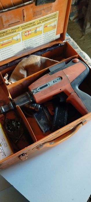 pistola de pregos a ferminantes