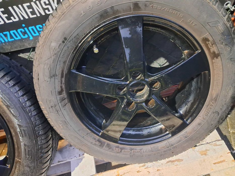 4x felgi alu R15 5x100 Vw Polo Bora Skoda Rapid Roomster Fabia Scala