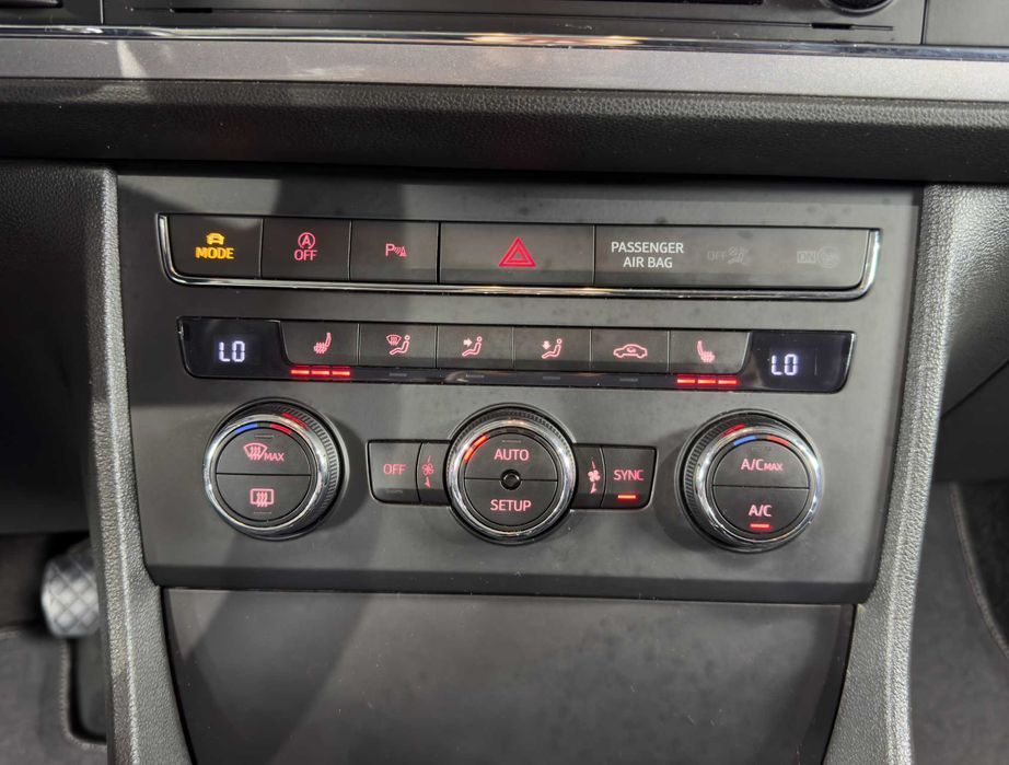 SEAT Leon — fotografia 11