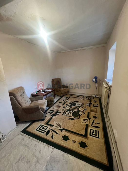 Продаж будинку+8соток приватизованої землі+літня кухня. Запоріжжя ліве