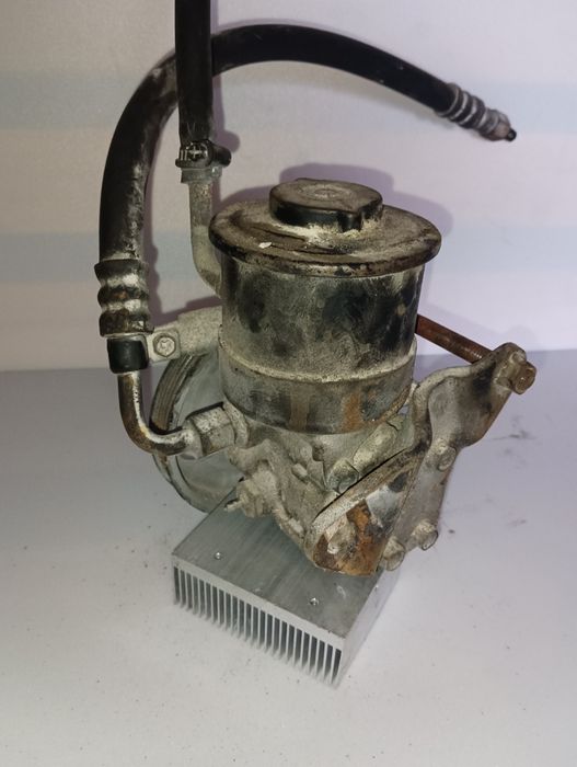 Насос ГУР Mazda 323 гидроусилитель руля