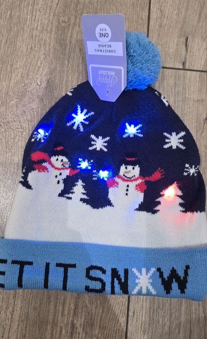 Czapka ze swiatełkami nowa