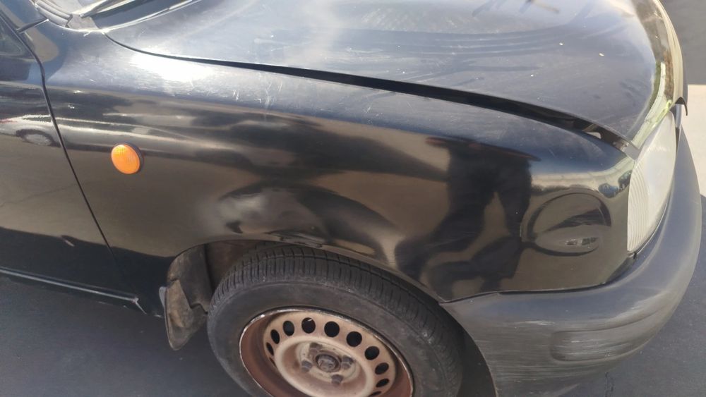 Guarda-lamas direito NISSAN Micra II (K11)