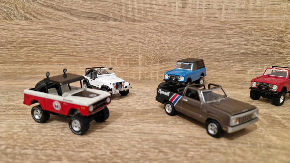 Lote de 6 Jeeps de todo terreno 1:64