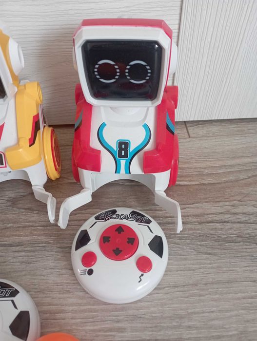 Robot interaktywny Kickabot 2-pack Dumel Silverlit ok