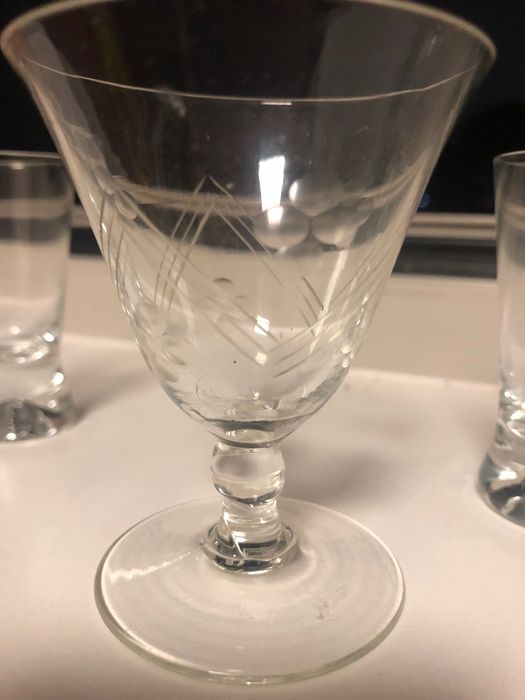 Unique set of drinking glasses