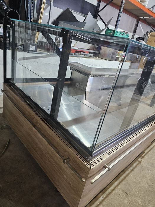 Vitrine refrigerada charcutaria