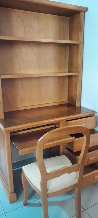 Secretaria de madeira