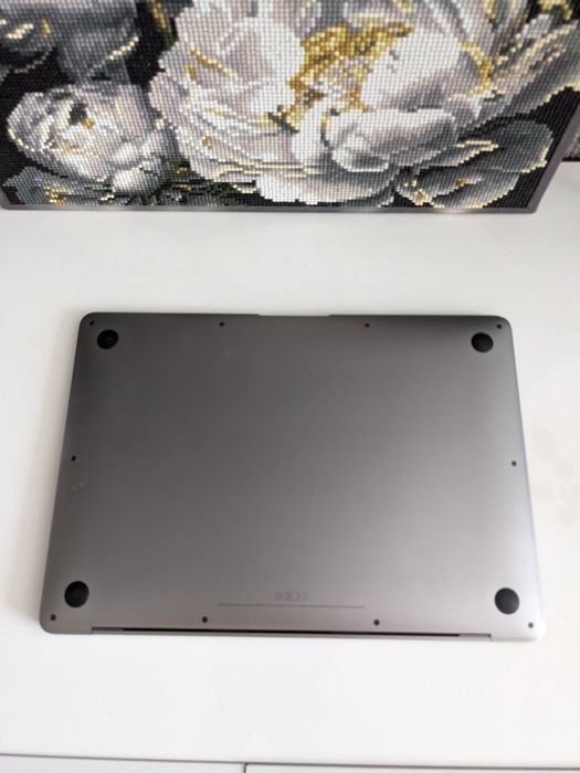 MacBook Air M1 акум 100%