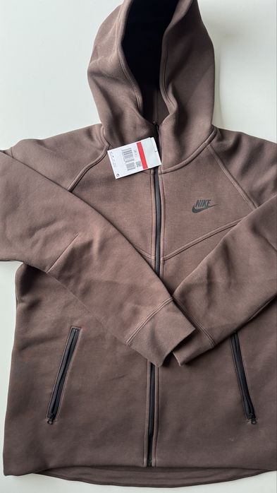 Nike Tech Fleece “Windrunner” Hoodie – Women’s XL, Baroque Brown