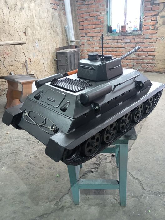 Мангал в виде танка