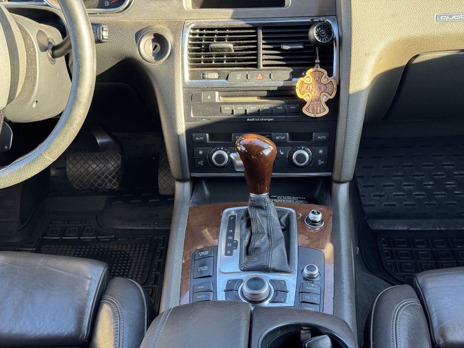 Продам Ауди Q74L 3.0 тді