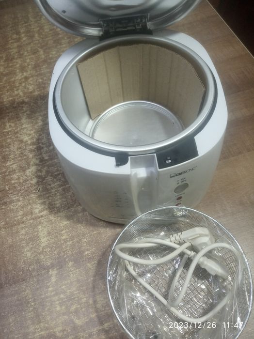Фритюрниця CLATRONIC FR 2881 White