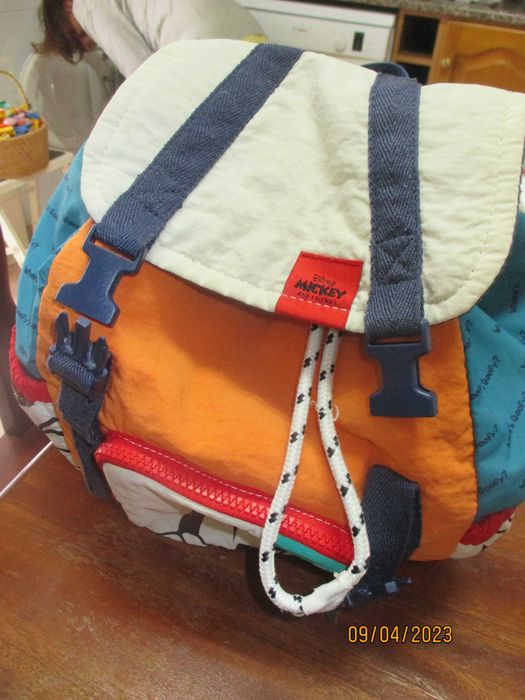 Mochila e caneca para crianças da Disney430007489628088325