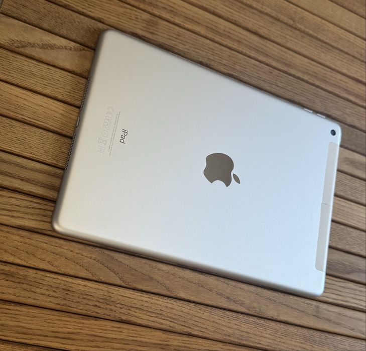 Планшет Apple IPad A1823 с поддержкой SIM-карты !!!