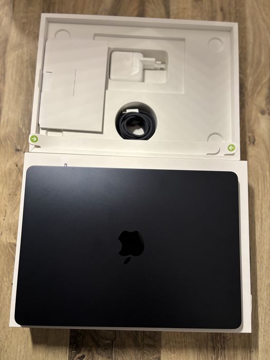 MacBook Air 7 циклів заряду