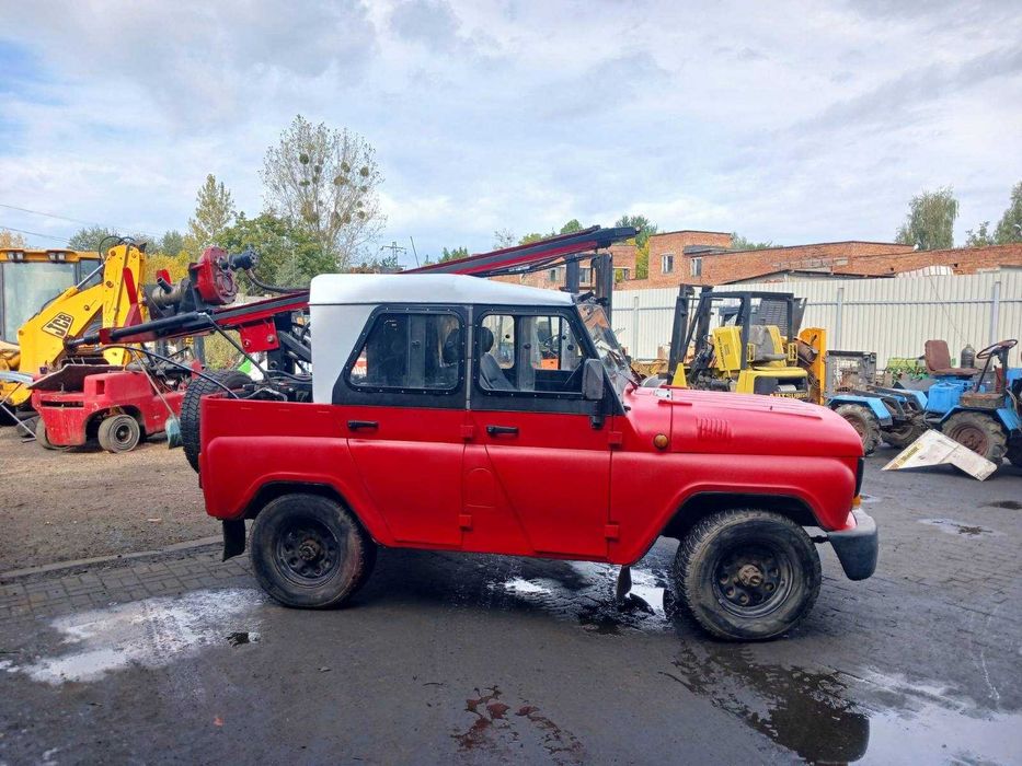 Бурова установка гідравлічна на базі автомобіля УАЗ