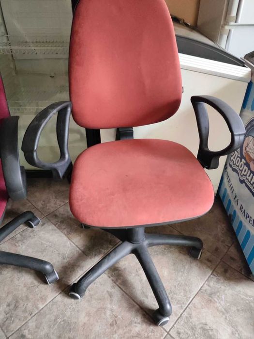 Офісні крісла 2 шт
