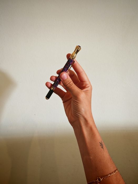 Caneta Hachette com cristal Swarovski