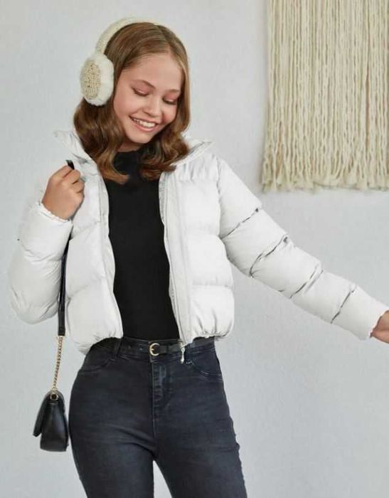 Красивая Куртка на девочку GREENLAND в прекрасном состоянии