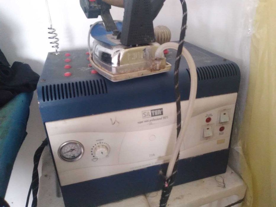Прасувальний стіл ERBO EB-40UT, 220V та Праска Silter Super mini 2075, 220V