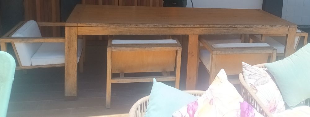 Mesa + 6 Cadeiras pele
