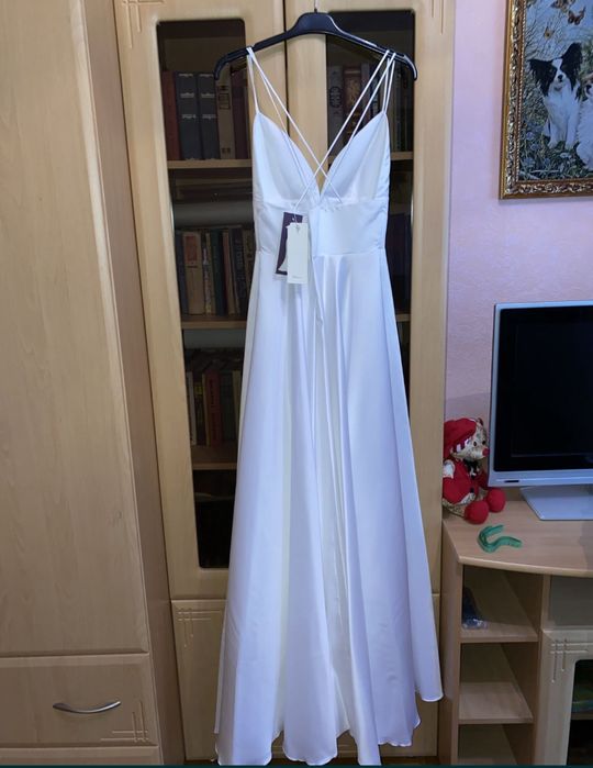 Продаю сукню