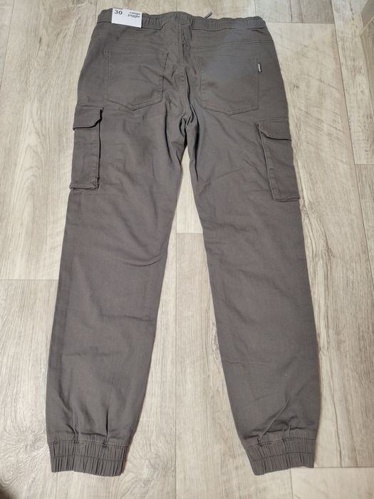 Продам нові  чоловічі  штани  Sinsay р.30