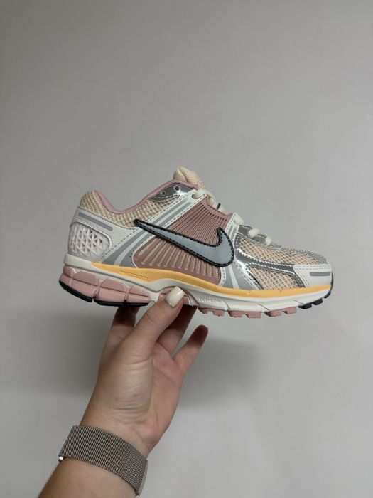 Кросівки Nike Zoom Vomero 5 Sail Particle Pink (37-41)