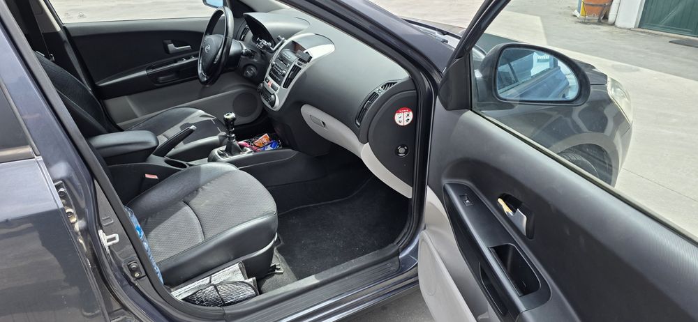 Kia ceed 1.6 gasóleo-Leia a descrição