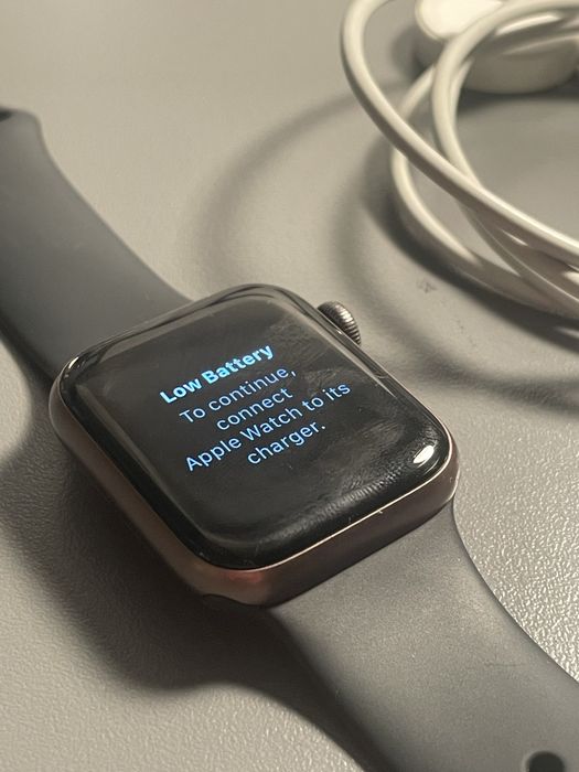 Apple Watch SE (2020) GPS 40 mm – Space Gray, bardzo dobry stan