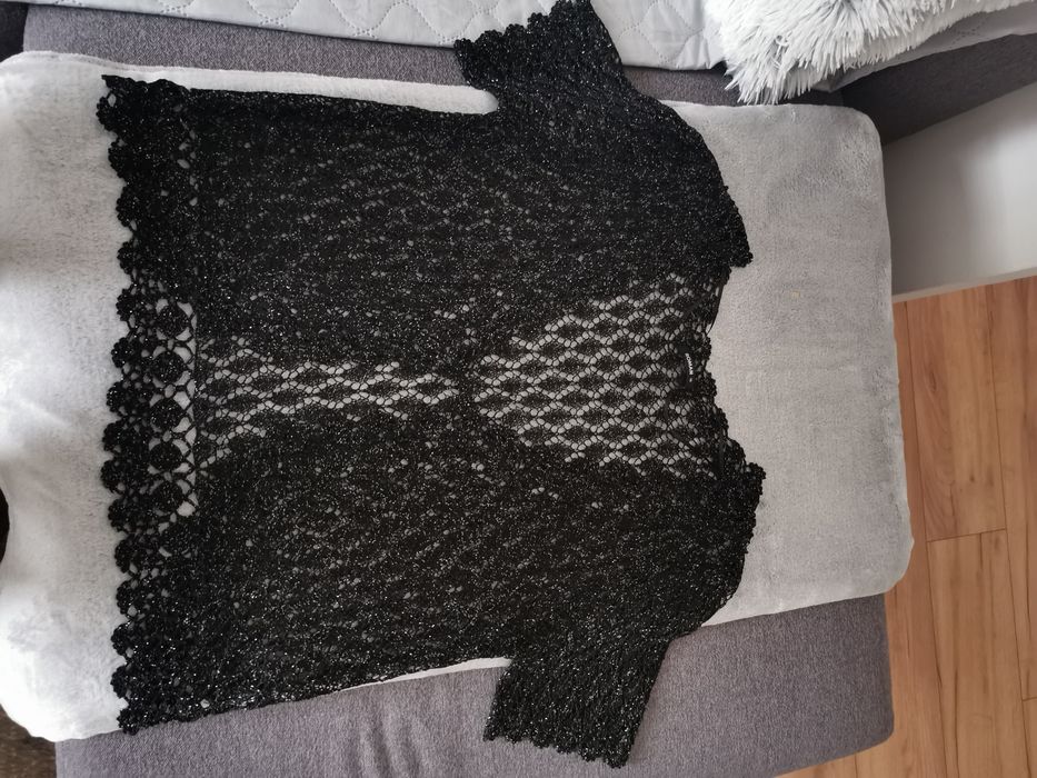 Nowa, ażurowa czarna kamizelka