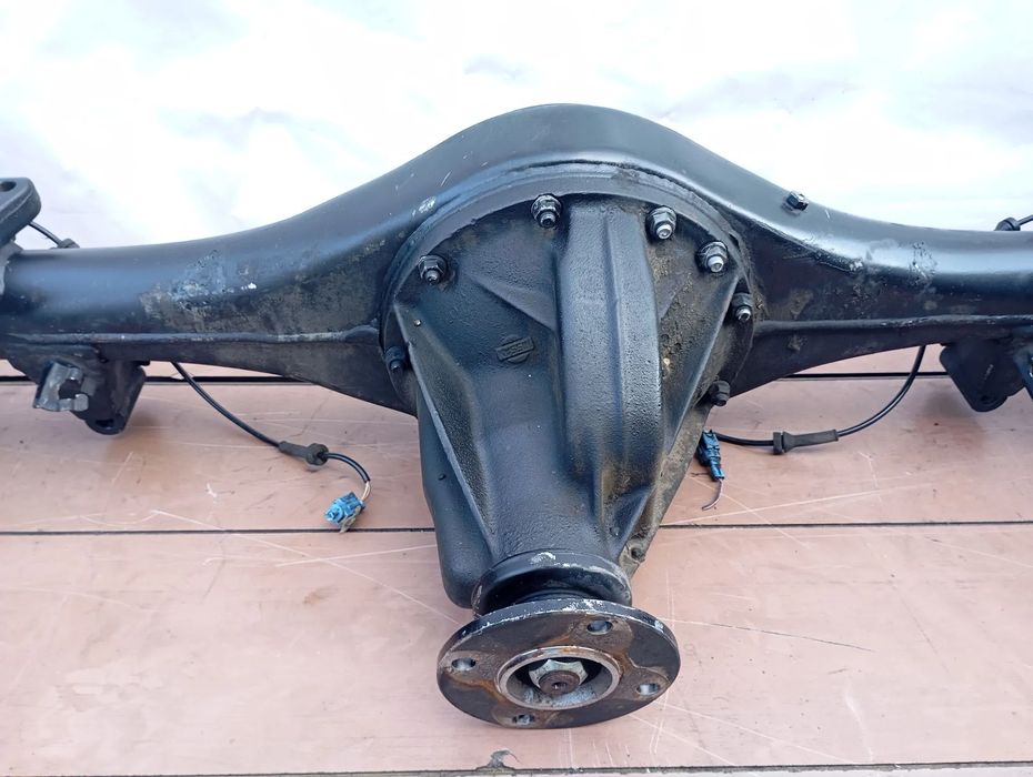 Eixo traseiro discos NISSAN NT400 Cabstar Chassis (F24F)