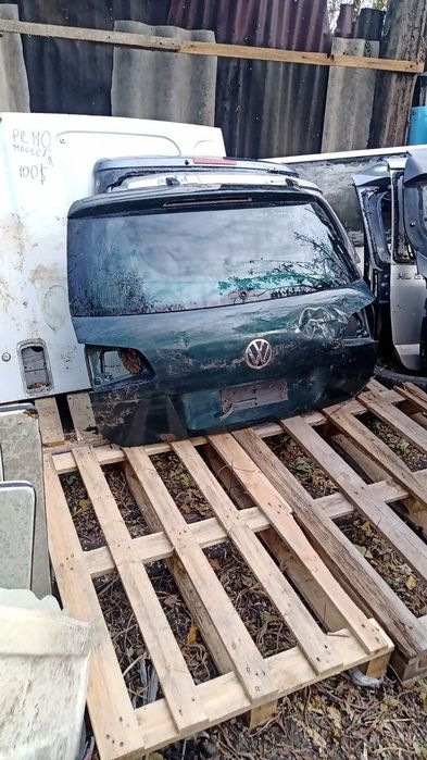 Кришка багажника задня ляда volkswagen touareg 10-14 рік