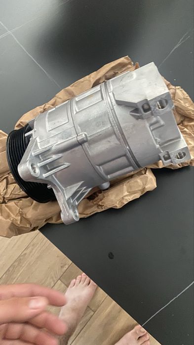 Компрессор кондіціонера на Nissan pathfinder/ infinityQX60