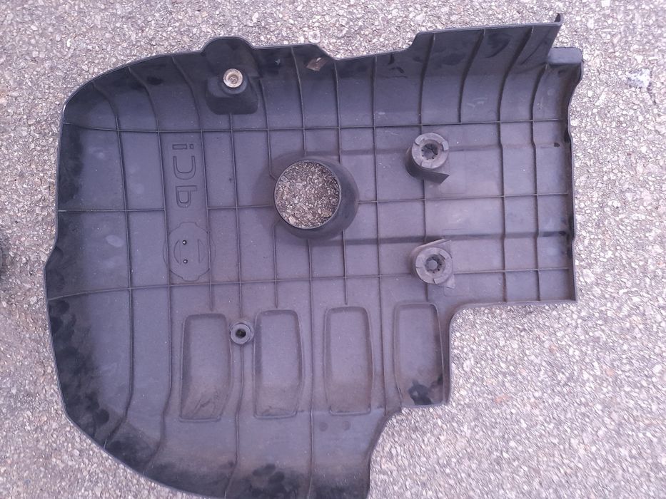 Vendo tampa do motor nissan navarra 2.5