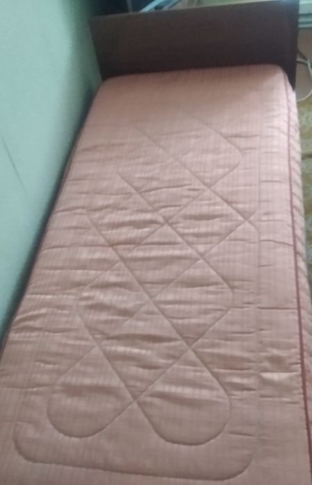 Ліжко односпальне