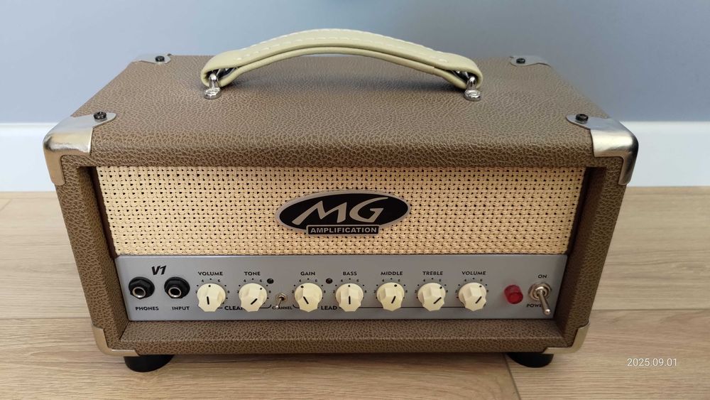 1-wattowy w pełni lampowy wzmacniacz typu HEAD w stanie idealnym