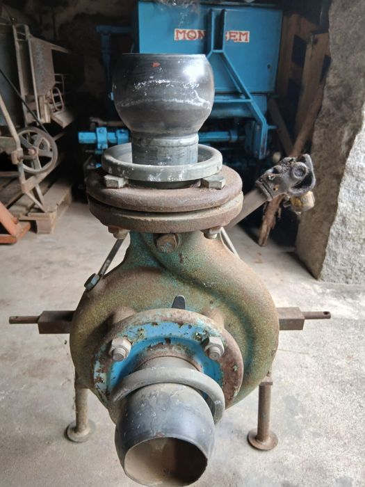 Bomba de água para trator