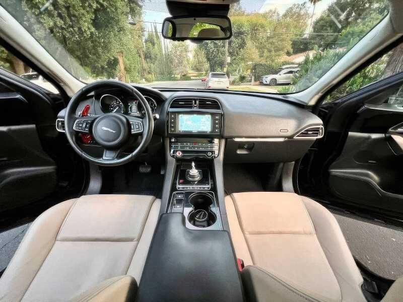 2017 Jaguar F-PACE 35t Premium