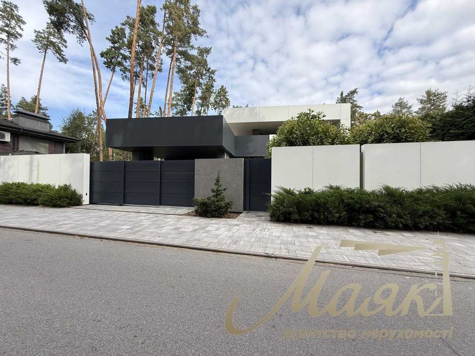 Продажа 1-этажного дома 305 м2, в Плютах