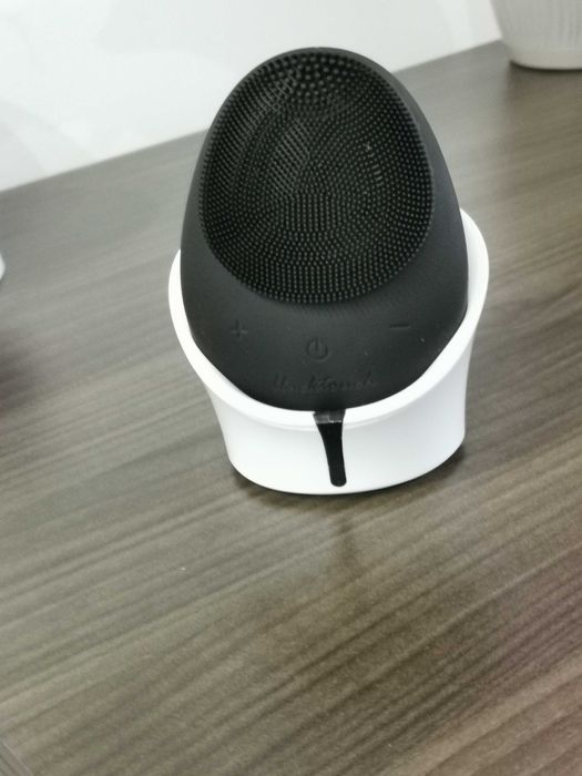 Продам щітку для очищення