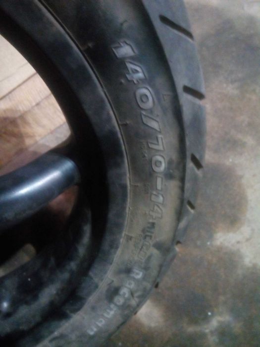 Покришка на скутер 140/70  R14 Raceman