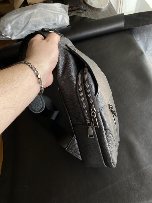 Сумка чоловіча шкіряна на грудь. Слінг. Бананка з натуральної шкіри