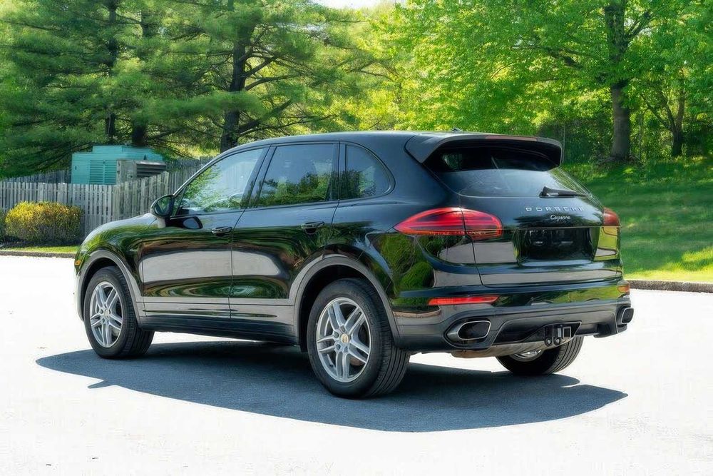 Porsche Cayenne      2016