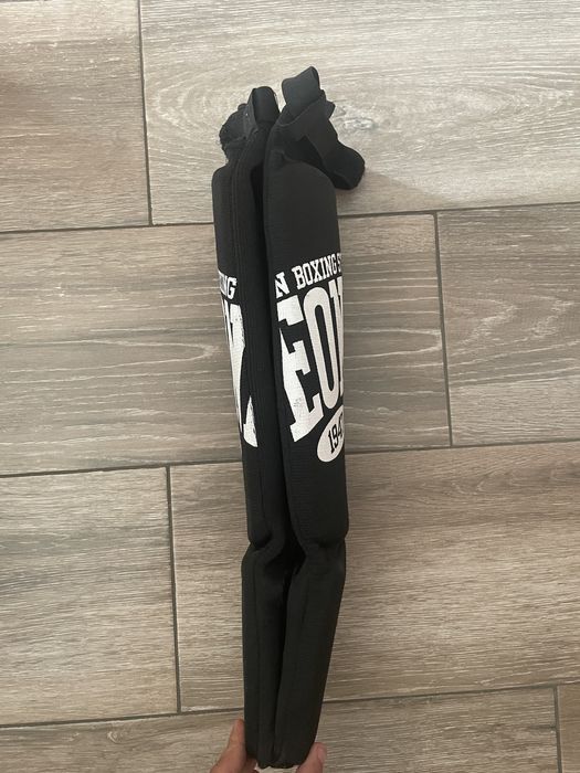 Vendo caneleiras de kickboxe leone